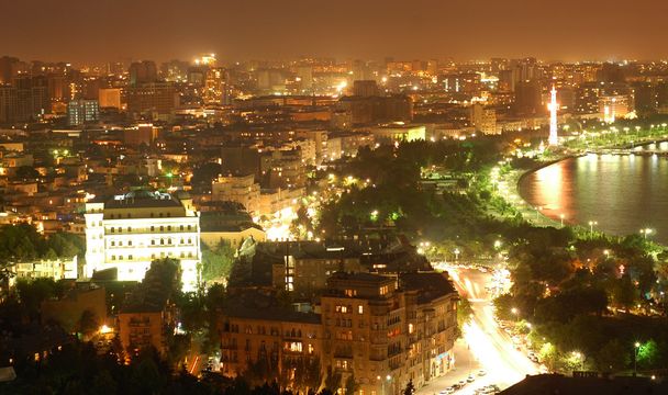 Bakú ciudad por la noche - Foto, Imagen