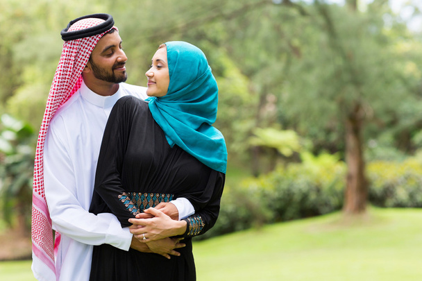 Arabian couple embracing - Фото, изображение