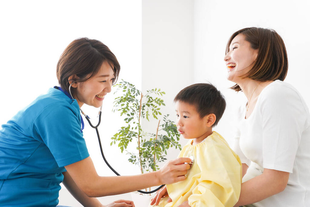 Pediatrische kliniek voor de kinderen van het medisch onderzoek - Foto, afbeelding