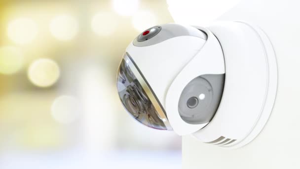 Futurisztikus biztonsági CCTV kamera mozgásérzékelővel. - Felvétel, videó