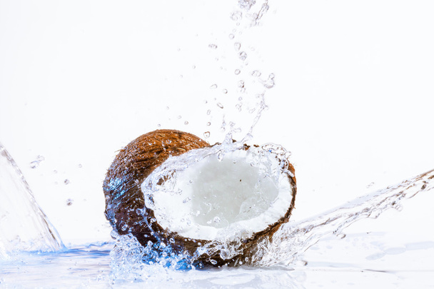 cracked coconut  - Foto, Imagen