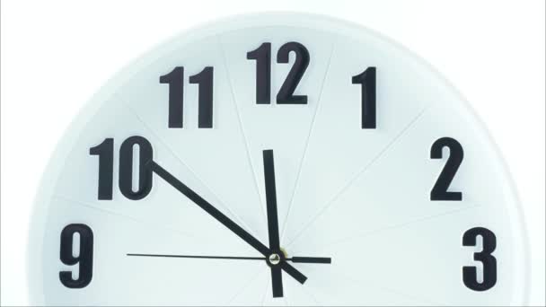 Biały zegar od 11: 45 do 12: 15 przez 30 minut - Materiał filmowy, wideo