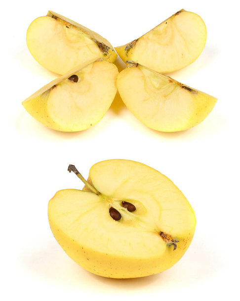 Жовте яблуко ізольовано на білому. Фотографія високої роздільної здатності. Повна глибина різкості
. - Фото, зображення
