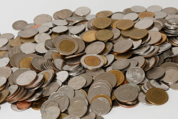 Conceito de crescimento de dinheiro em isolado backgroun branco - Foto, Imagem