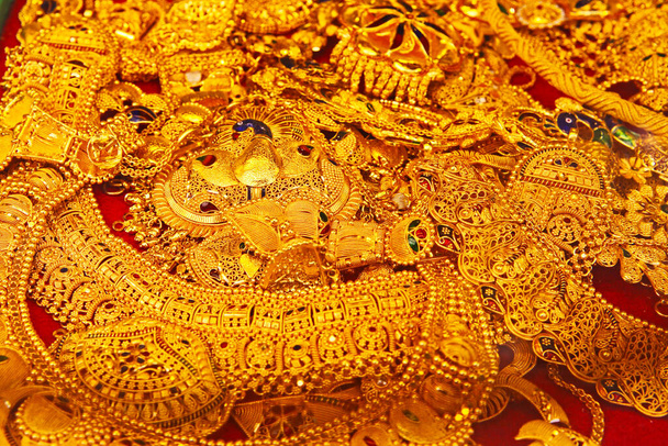 Türkischer Goldschmuck in Istanbul - Foto, Bild