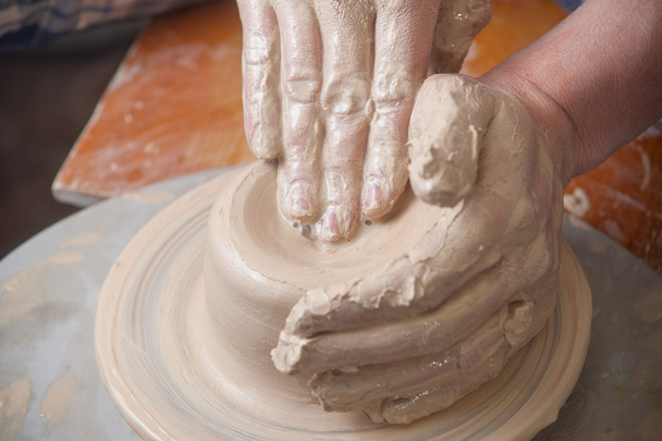 manos de un alfarero - Foto, Imagen
