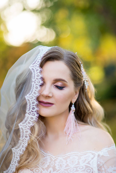 Retrato da noiva com um véu - Foto, Imagem
