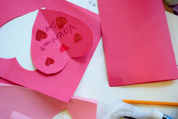 výroba domácí valentinky kartičky umění a řemesel - Fotografie, Obrázek