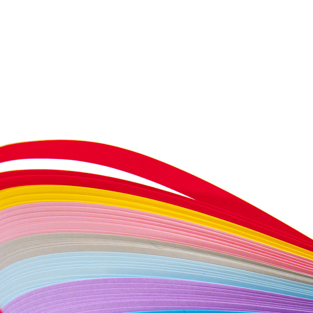 Tiras de papel en colores brillantes
 - Foto, Imagen