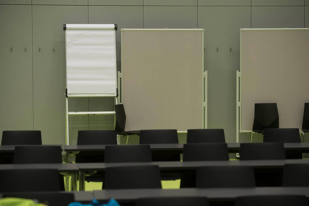 uma sala de seminário ou sala de treinamento para a educação de adultos - Foto, Imagem