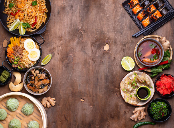 アジア料理。中国料理、日本料理、タイ料理 - 写真・画像