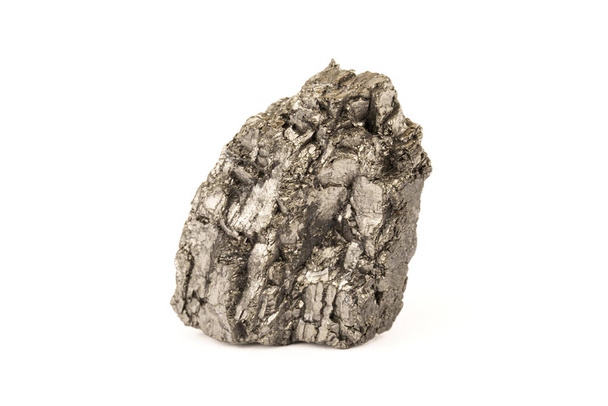 Yakın plan kömür parçası beyaz bir arkaplanda izole edilmiş. Madencilik kavramı - Fotoğraf, Görsel
