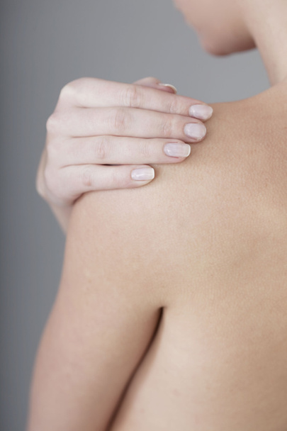 Плечовий біль у жінці
 - Фото, зображення