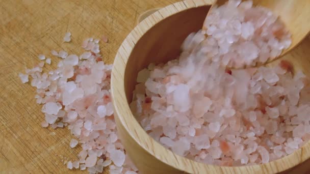 The Himalayan Salt Gros plan pour le contenu alimentaire. - Séquence, vidéo