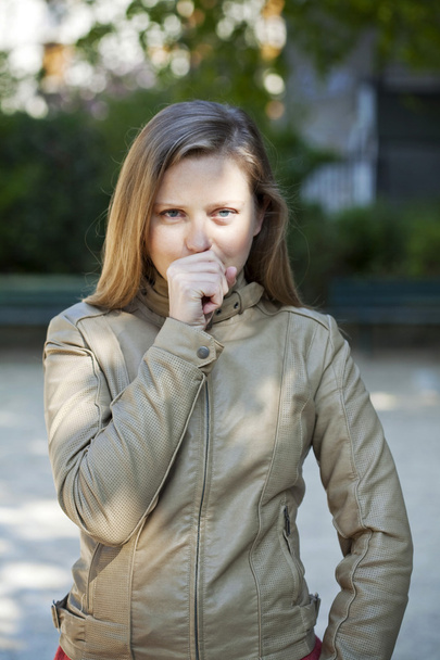 жінка кашель
 - Фото, зображення