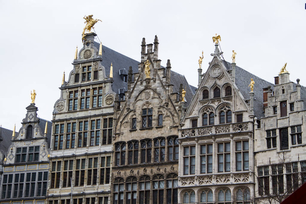 Old houses in the historic centre of Antwerp in Belgium - Foto, Bild