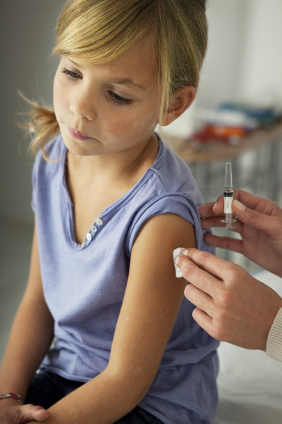 вакцинацію дитини
 - Фото, зображення