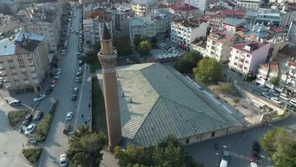Letecký pohled na velkou mešitu Sivas v Turecku. 4K záběry v Turecku - Záběry, video