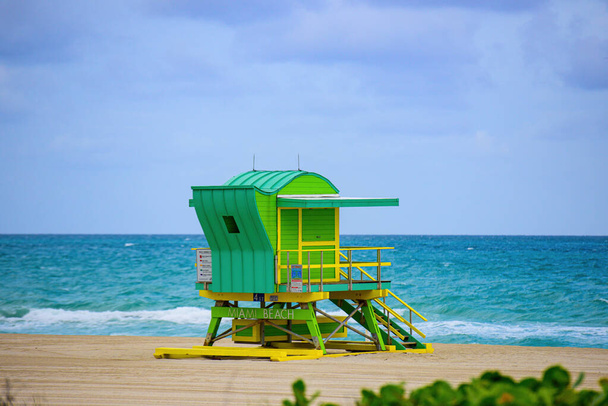 Travel holiday ocean location concept. Miami Beach Lifeguard Stand in the Florida sunshine. - Zdjęcie, obraz