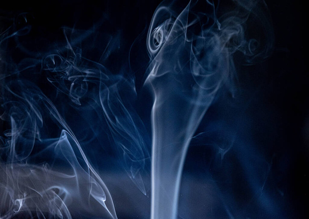 Incense (bikhawr)  Smoke on Black Backdrop - Foto, Imagem