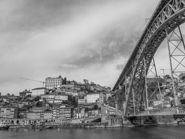Porto városa a Douro folyónál - Fotó, kép