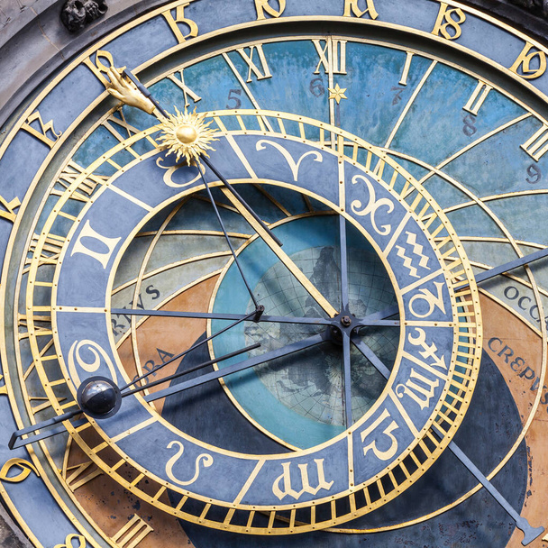 Άποψη του αστρονομικού ρολογιού Πράγας - Φωτογραφία, εικόνα