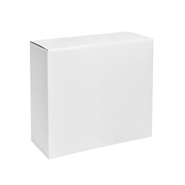 Weißer Karton isoliert auf weißem Hintergrund. Box-Attrappen-Design. Beschneidungsweg. - Foto, Bild