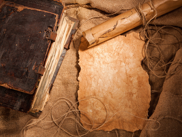 Antique book and papers - Foto, imagen
