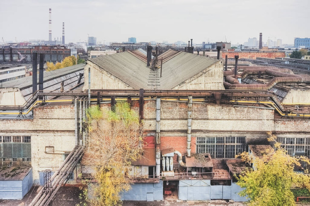 The territory and buildings of a large factory in Moscow - Zdjęcie, obraz