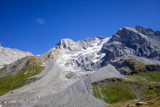 Grande Casse Alpine glacier landscape in Pralognan la Vanoise. French alps. - Foto, Bild