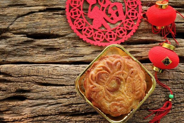 中秋節月餅と赤い封筒中国のデザート - 写真・画像
