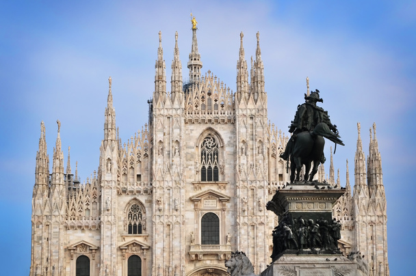 Duomo di Milano et monument au roi Vittorio Emanuele II
 - Photo, image