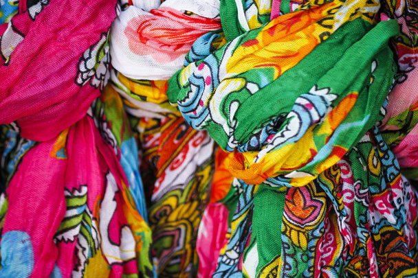 bufanda colorida
 - Foto, Imagen