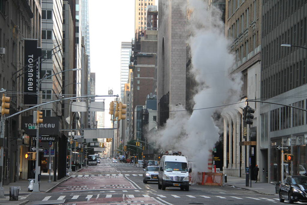 10 Οκτωβρίου 2020, Νέα Υόρκη, ΗΠΑ: Η Νέα Υόρκη που αιχμαλωτίστηκε την αυγή δείχνει πώς η πόλη είναι εν μέσω πανδημίας Covid -19, σχεδόν σαν μια πόλη φάντασμα με λίγους ανθρώπους στους άδειους δρόμους. (Φωτογραφία: Niyi Fote / TheNews2 / Κατάθεση φωτογραφιών)  - Φωτογραφία, εικόνα