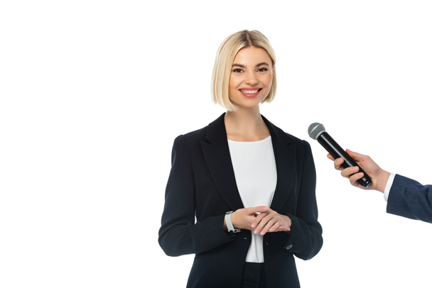 dziennikarz z mikrofon wywiad odnoszący sukcesy businesswoman odizolowany na biały - Zdjęcie, obraz