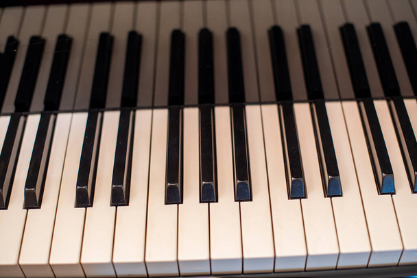 Detailní záběr kláves na klavír - Fotografie, Obrázek