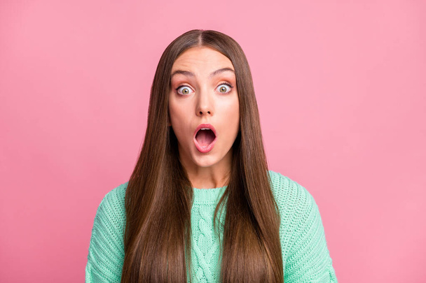 Close up portrait of terrified impressed person open mouth cant believe turquoise pullover isolated on pink color background - Fotografie, Obrázek