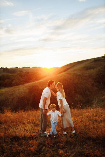 young family happy  in the field - Foto, imagen