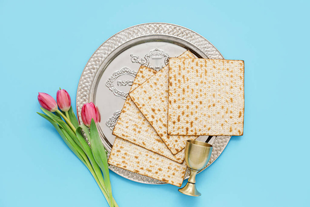 Samenstelling met Passover Seder plaat op kleur achtergrond - Foto, afbeelding