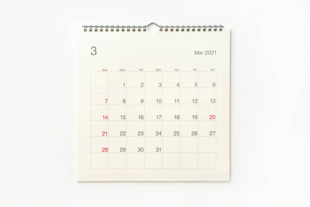 Marzo 2021 página del calendario sobre fondo blanco. Antecedentes del calendario para recordatorio, planificación de negocios, reunión de citas y eventos. - Foto, imagen