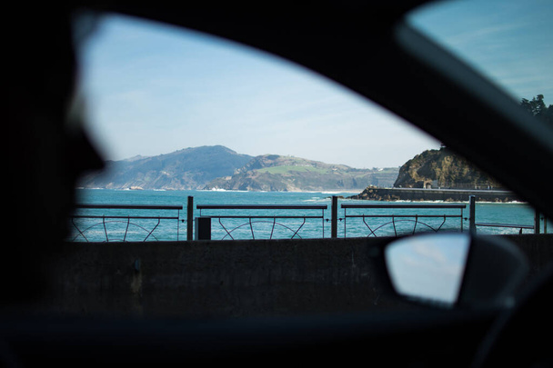 Zarautz visto de dentro de um carro durante uma viagem no País Basco - Foto, Imagem