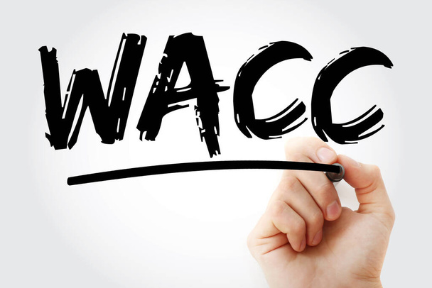 WACC - Средневзвешенная стоимость капитала с маркером, концептуальный фон - Фото, изображение