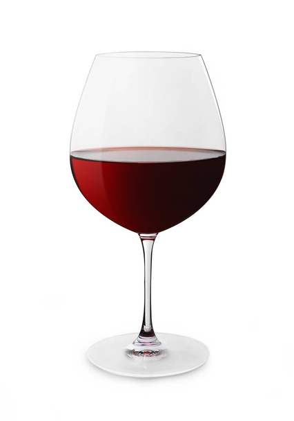 Copa de vino tinto sobre fondo blanco - Foto, imagen