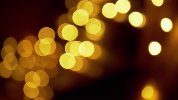 Vánoční věnce mnoha blikajících, blikajících mnohobarevných LED světel. 4K - Záběry, video