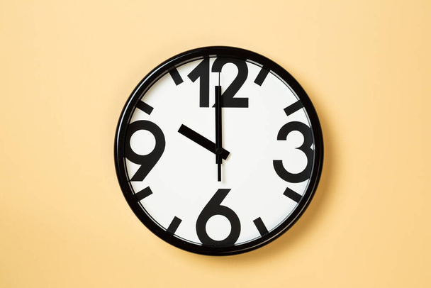 horloge murale montrent dix heures - Photo, image