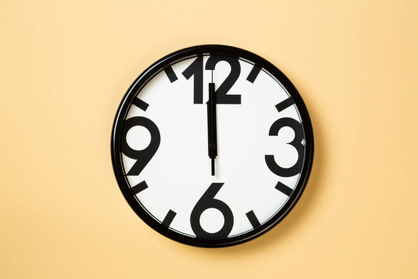 relógio de parede mostrar doze horas - Foto, Imagem