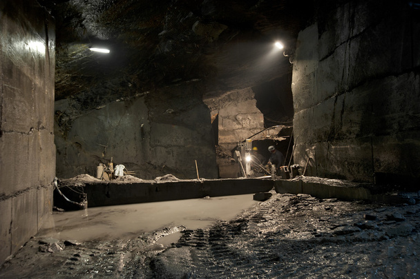 una mina de pizarra cerca de Génova, Valle de Fontanabuona
 - Foto, imagen