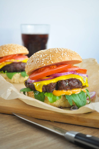 hamburguesa y refresco foto - Foto, Imagen