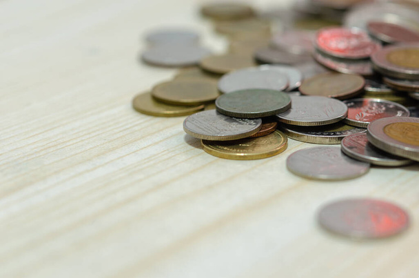 Грошові монети зібрані разом. Тайські гроші - Фото, зображення