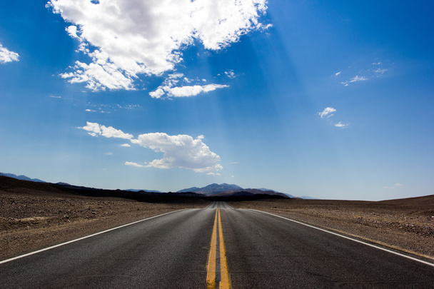 droga w park narodowy doliny śmierci - Zdjęcie, obraz